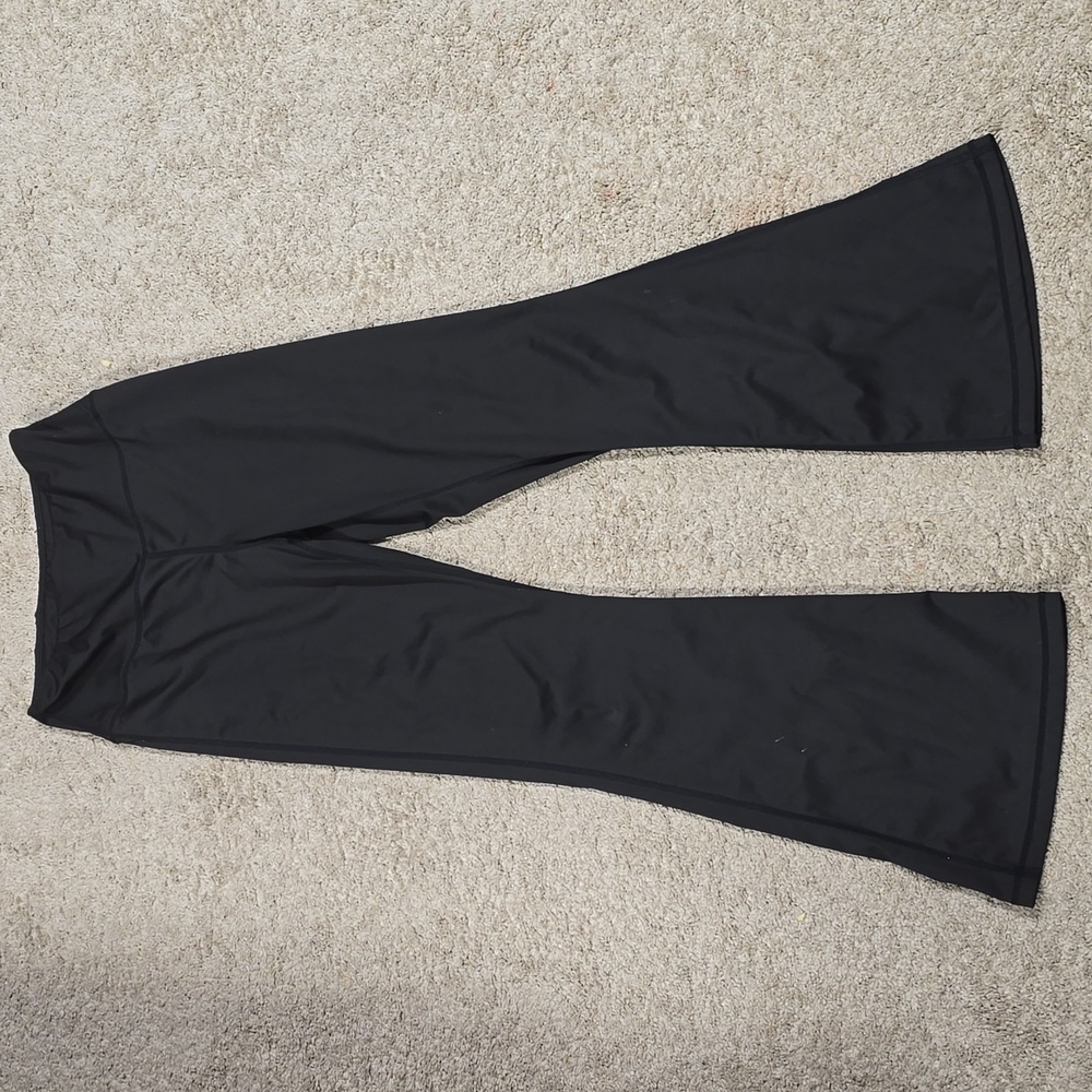 *GIVEAWAY* Lululemon Flare Size 6 - Picture 6 of 6